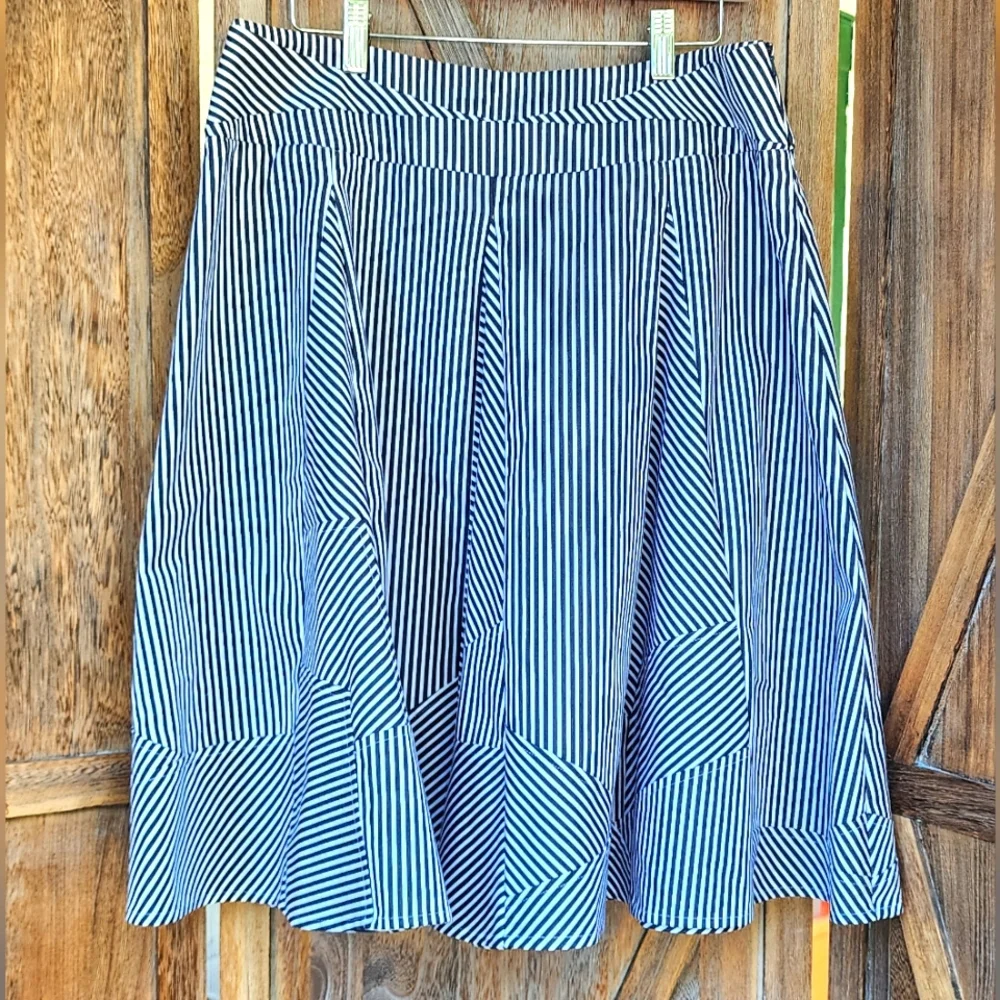 Chelsea & Theodore Ladies Skirt - Picture 1 of 4